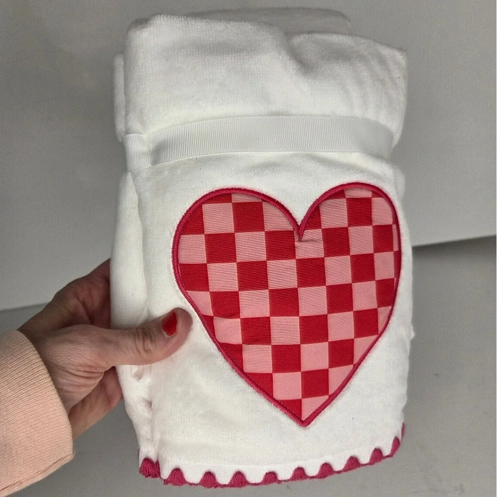 Kassadecor Red Checkered‎ Heart Shaped Design Valentine Thick Cotton Hand Towels